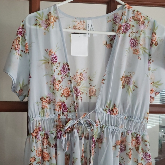 Sheer asymmetrical top - Picture 2 of 7